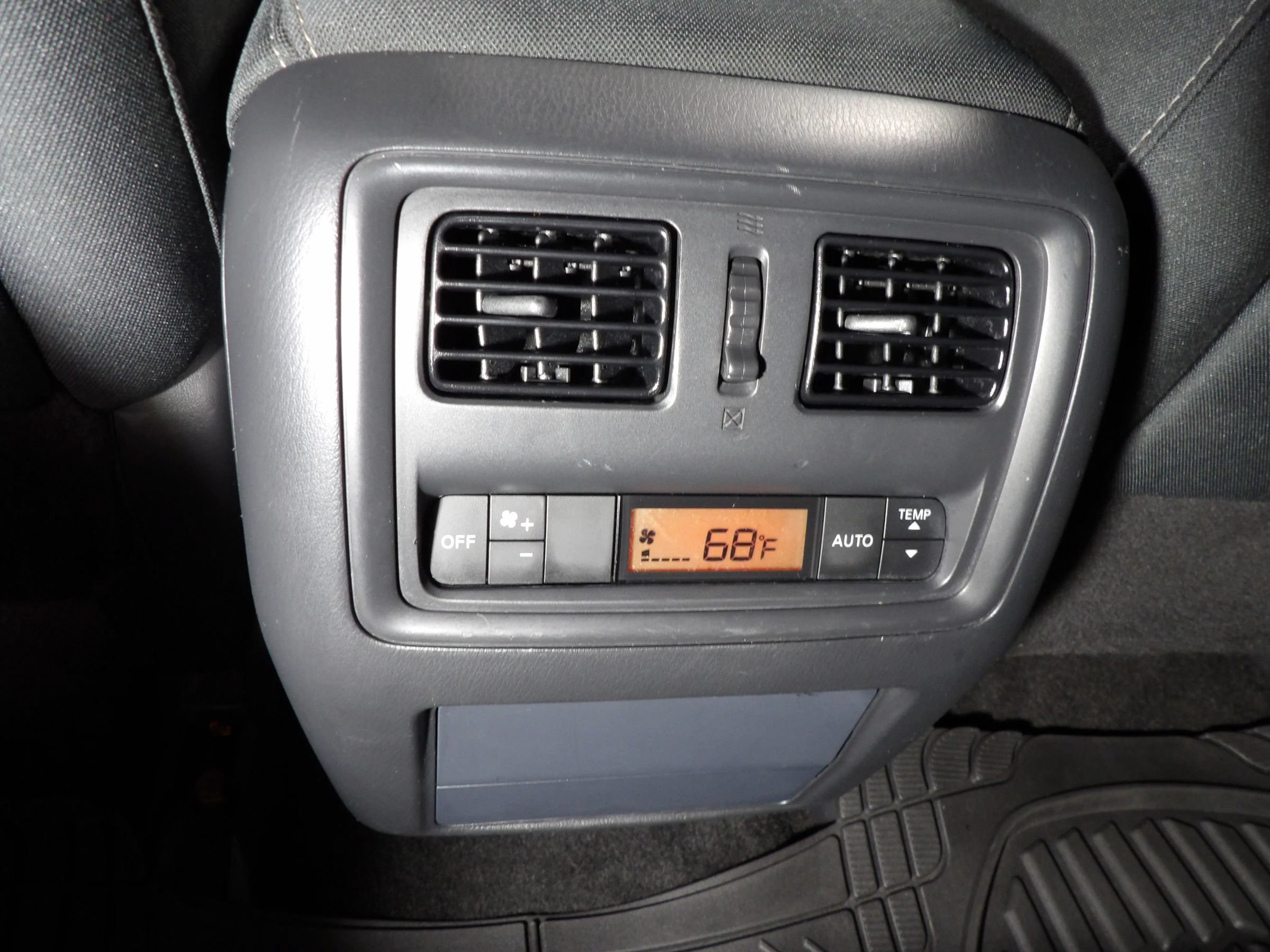Used 2017 Nissan Pathfinder SV w/ SV Cold Weather Package AWD/4WD image 12