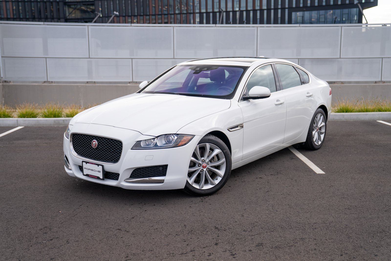 Used 2018 Jaguar XF Premium AWD/4WD image 1