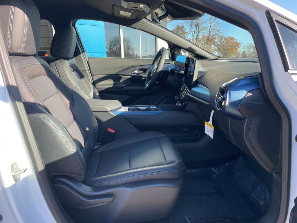 New 2026 Chevrolet Equinox EV LT image 27