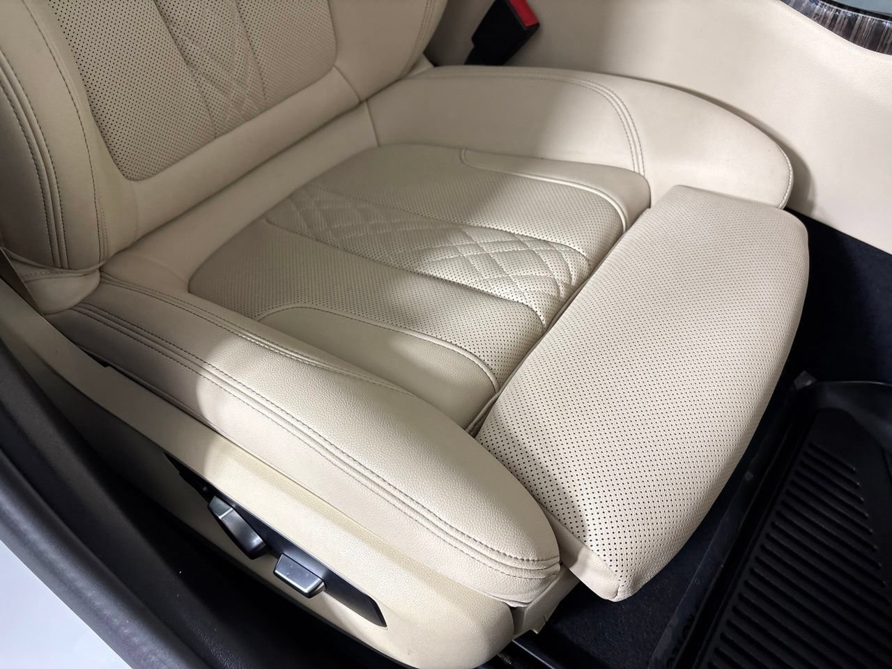 Used 2023 BMW 530i w/ Convenience Package RWD image 31