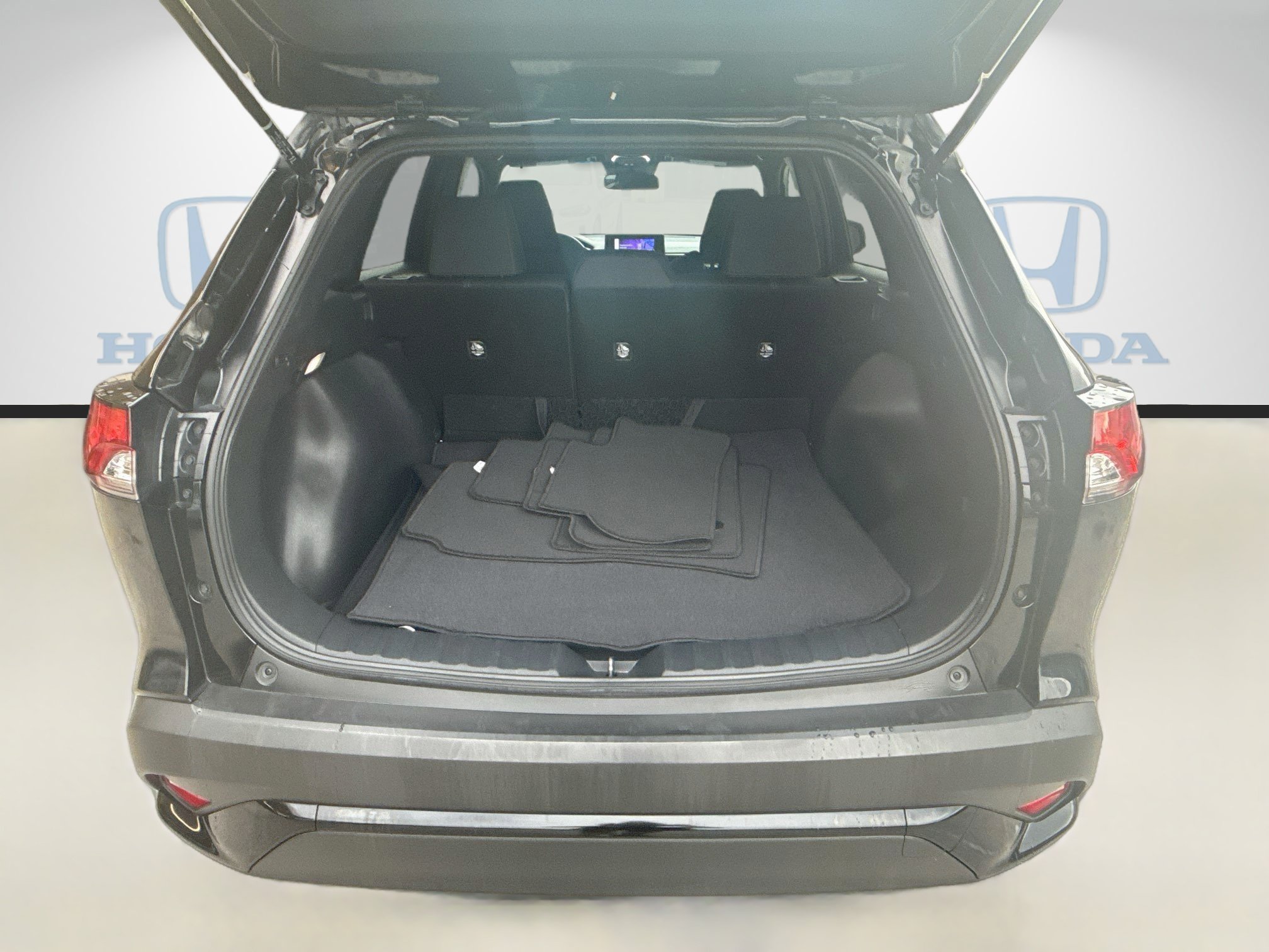Used 2023 Toyota Corolla Cross AWD Hybrid image 26