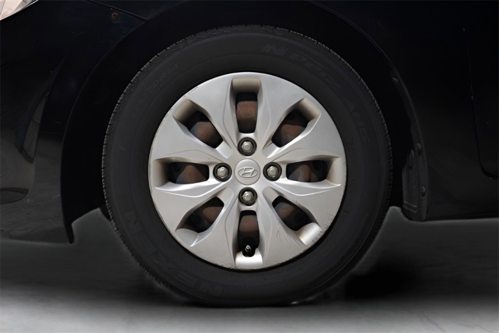 Used 2017 Hyundai Accent SE image 9