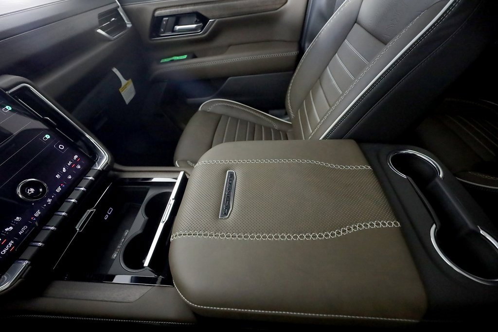 Used 2025 GMC Yukon Denali Ultimate image 37