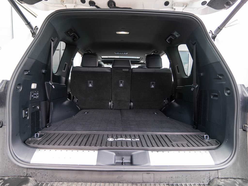 Used 2024 Lexus LX 600 4WD w/ Appearance Package image 46