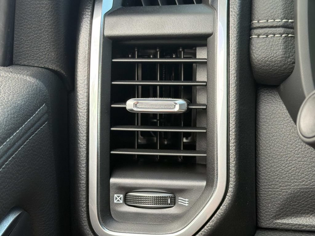 New 2026 RAM 3500 Laramie AWD/4WD image 15