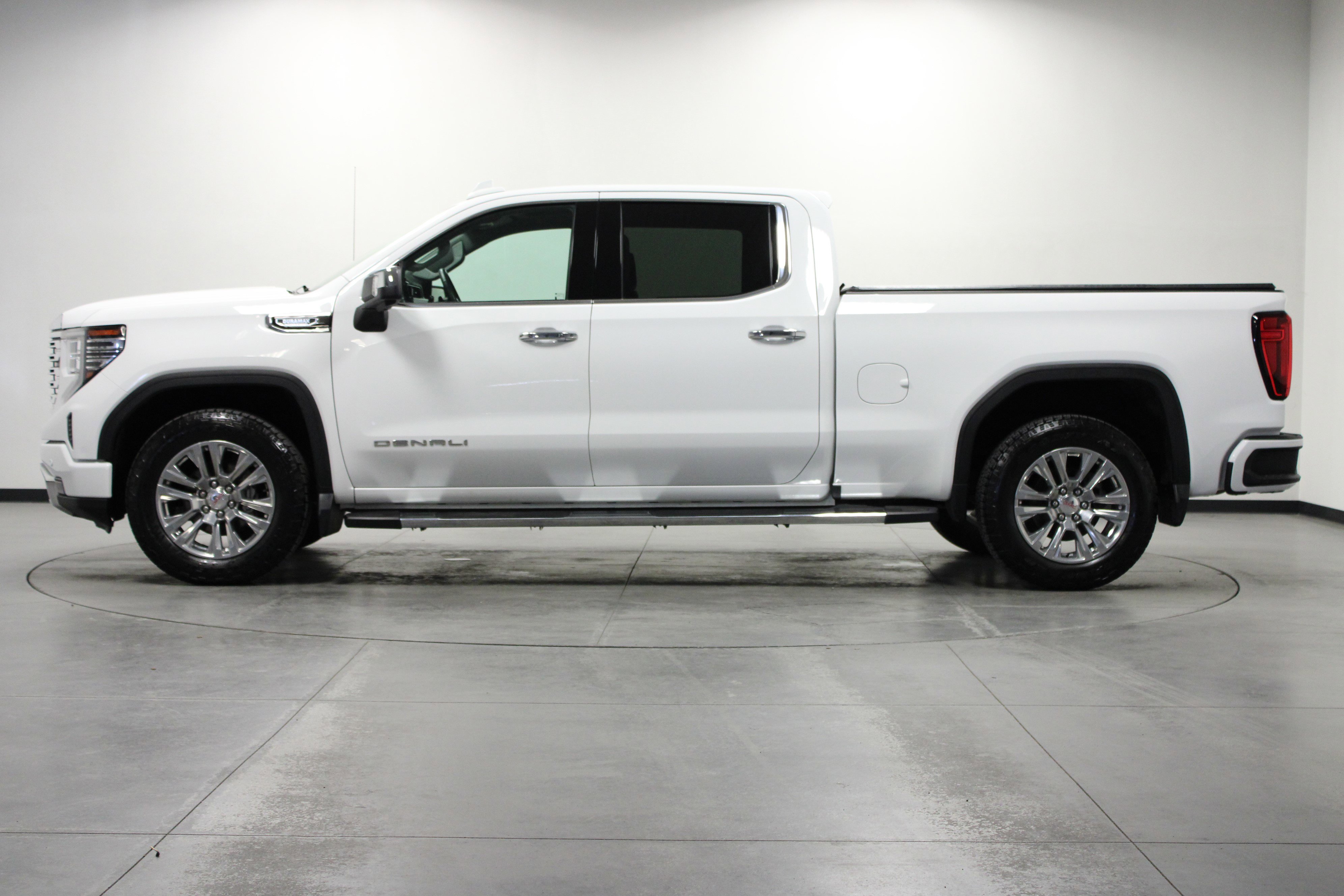 Used 2024 GMC Sierra 1500 Denali image 7