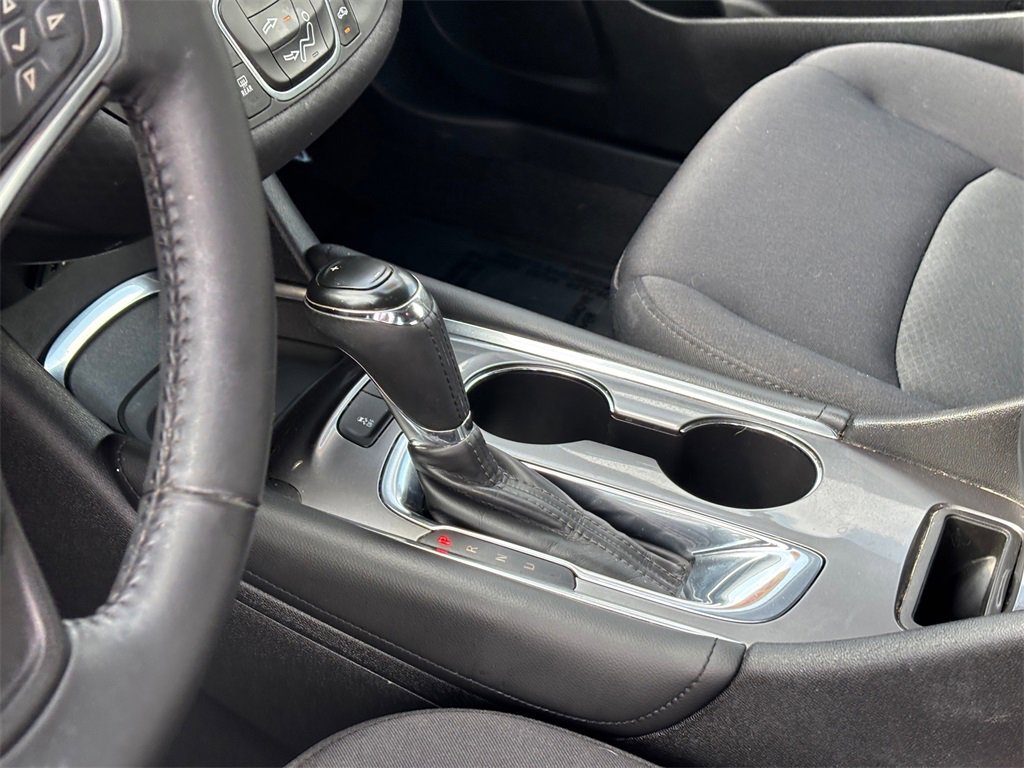 Used 2017 Chevrolet Malibu LT w/ Driver Confidence Package image 10