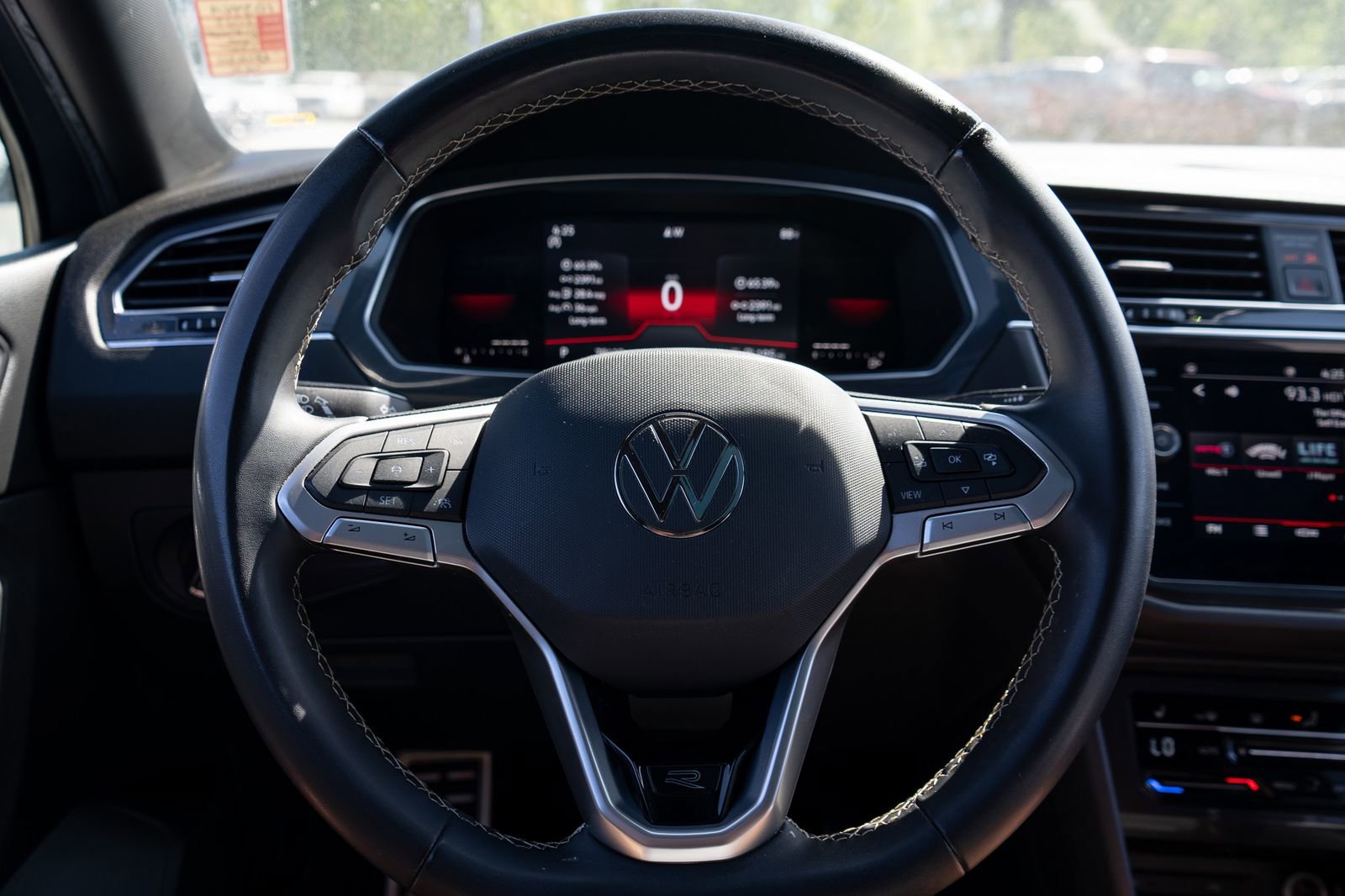 Used 2023 Volkswagen Tiguan SE R-Line FWD image 30