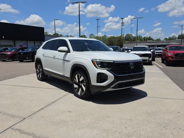 Used 2024 Volkswagen Atlas Cross Sport SE FWD image 2