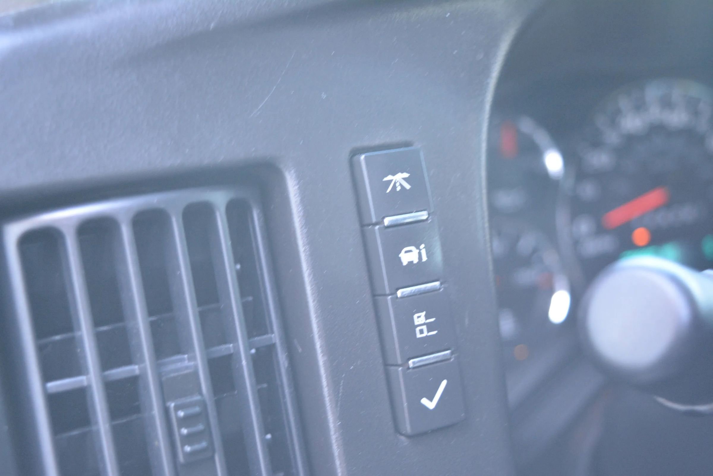 Used 2017 Chevrolet Express 3500 LS image 27