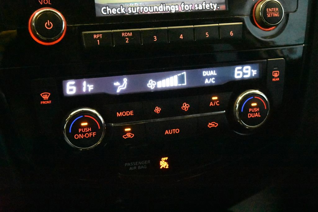 Used 2014 Nissan Rogue SV image 13