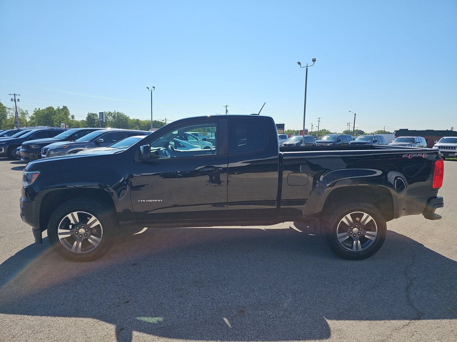 Used 2018 Chevrolet Colorado W/T w/ Custom Special Edition AWD/4WD image 4