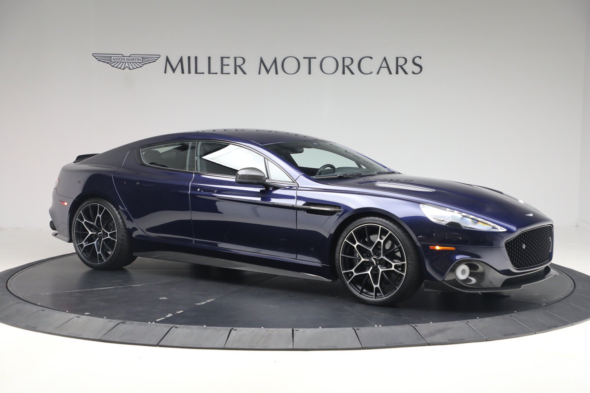 Used 2019 Aston Martin Rapide AMR RWD image 10
