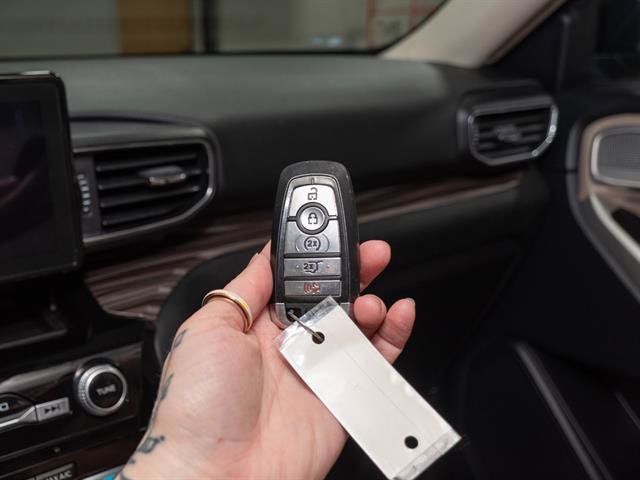 Used 2021 Ford Explorer Limited w/ Equipment Group 301A image 15