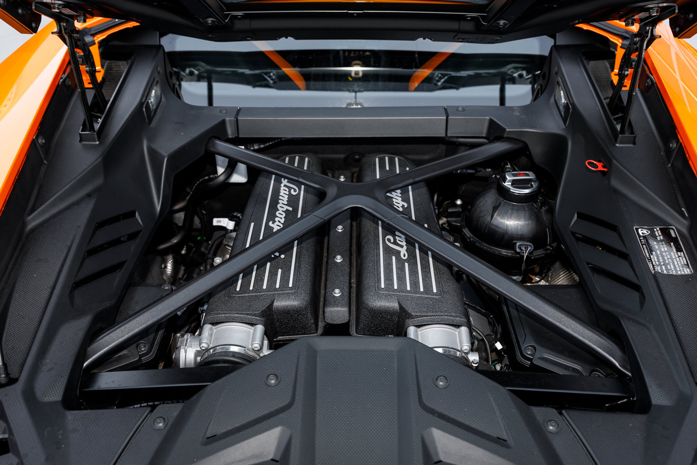 Used 2023 Lamborghini Huracan EVO RWD image 35