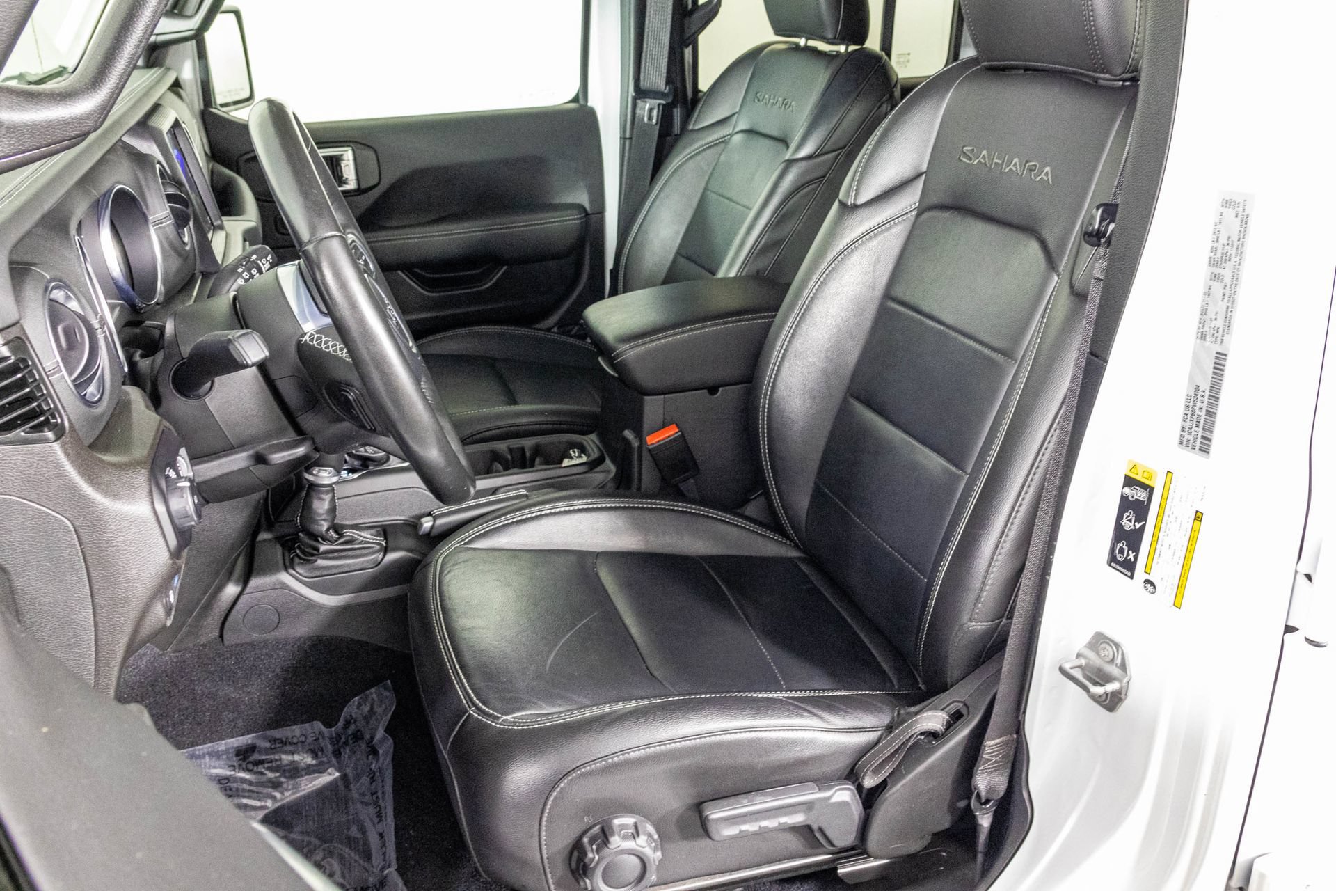 Used 2023 Jeep Wrangler Unlimited Sahara w/ Cold Weather Group AWD/4WD image 22