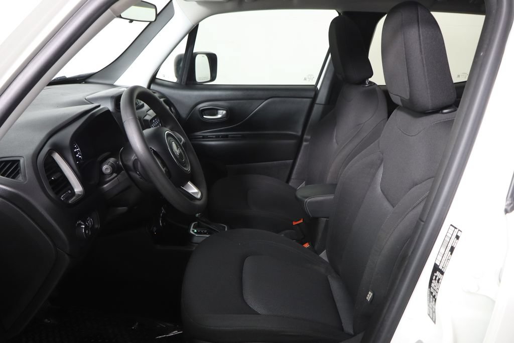 Used 2023 Jeep Renegade Latitude w/ Sun & Fun Group AWD/4WD image 14