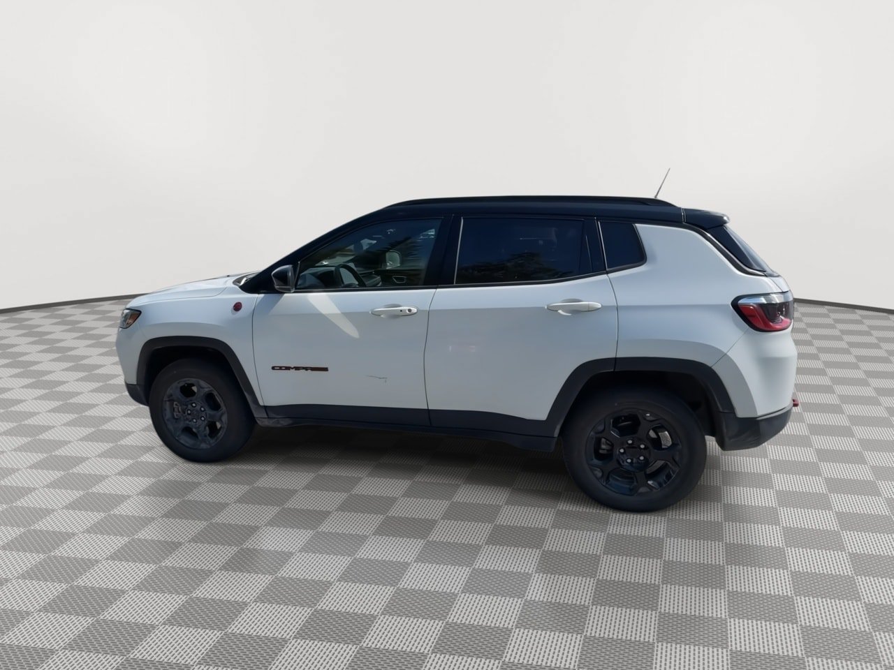 Used 2024 Jeep Compass Trailhawk AWD/4WD image 5