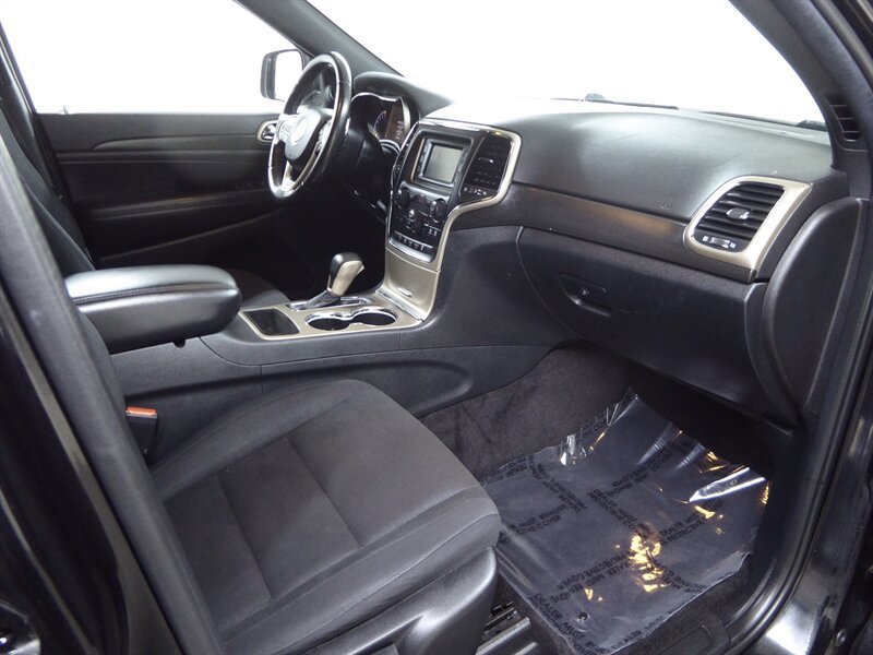 Used 2016 Jeep Grand Cherokee Laredo w/ Quick Order Package 23E AWD/4WD image 21