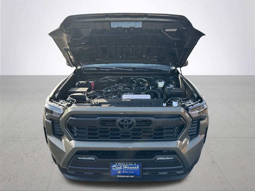 New 2025 Toyota Tacoma TRD Sport image 4
