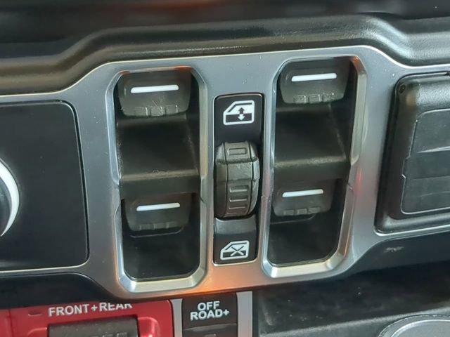 Used 2023 Jeep Wrangler Unlimited Rubicon w/ Cold Weather Group AWD/4WD image 24