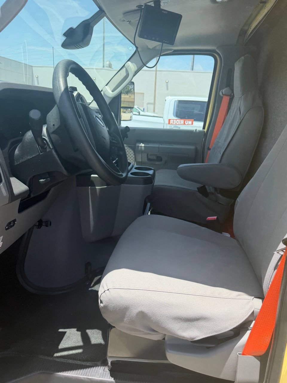 Used 2022 Ford E-450 and Econoline 450 Super Duty RWD image 5