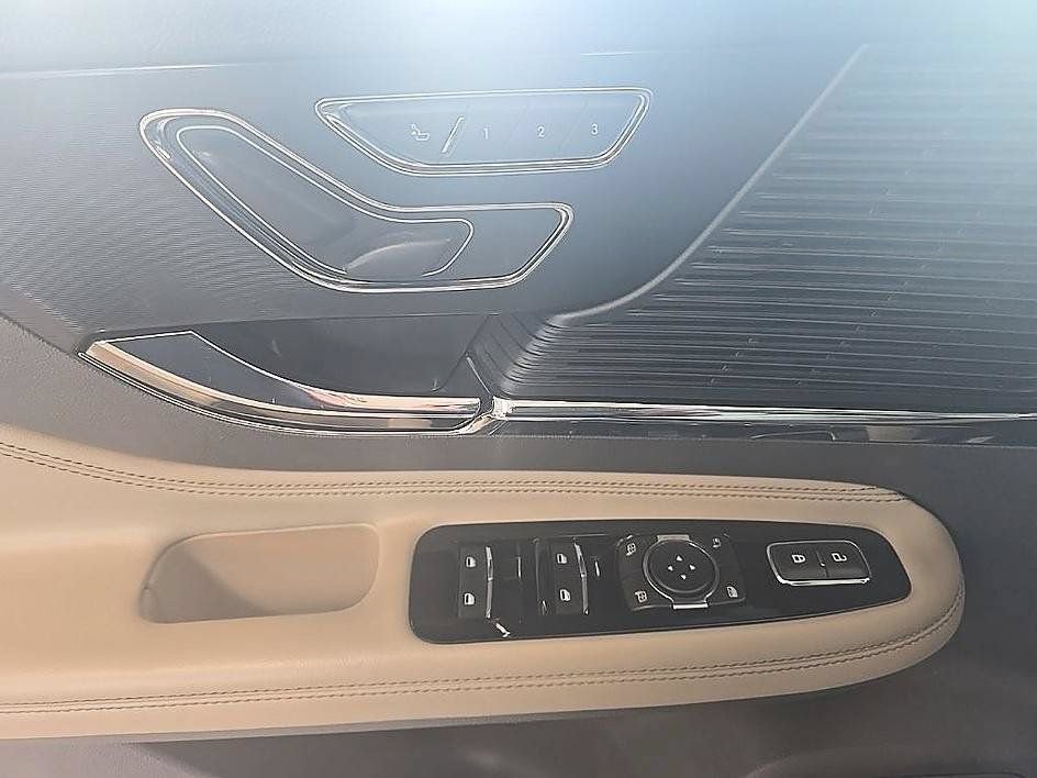 Used 2022 Lincoln Corsair AWD w/ Premium Package image 14