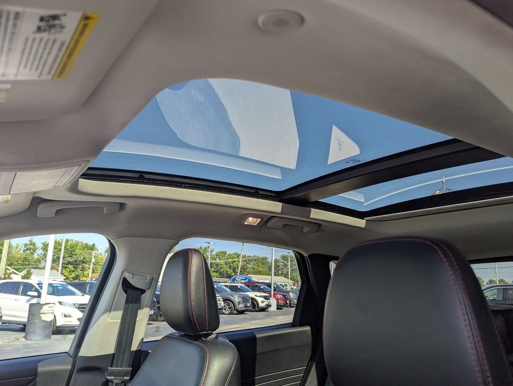 Used 2022 Ford Escape SEL w/ SEL Stealth AWD Package image 22