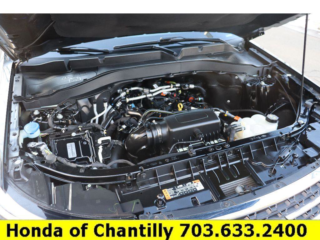 Used 2022 Ford Explorer XLT w/ Equipment Group 202A image 33