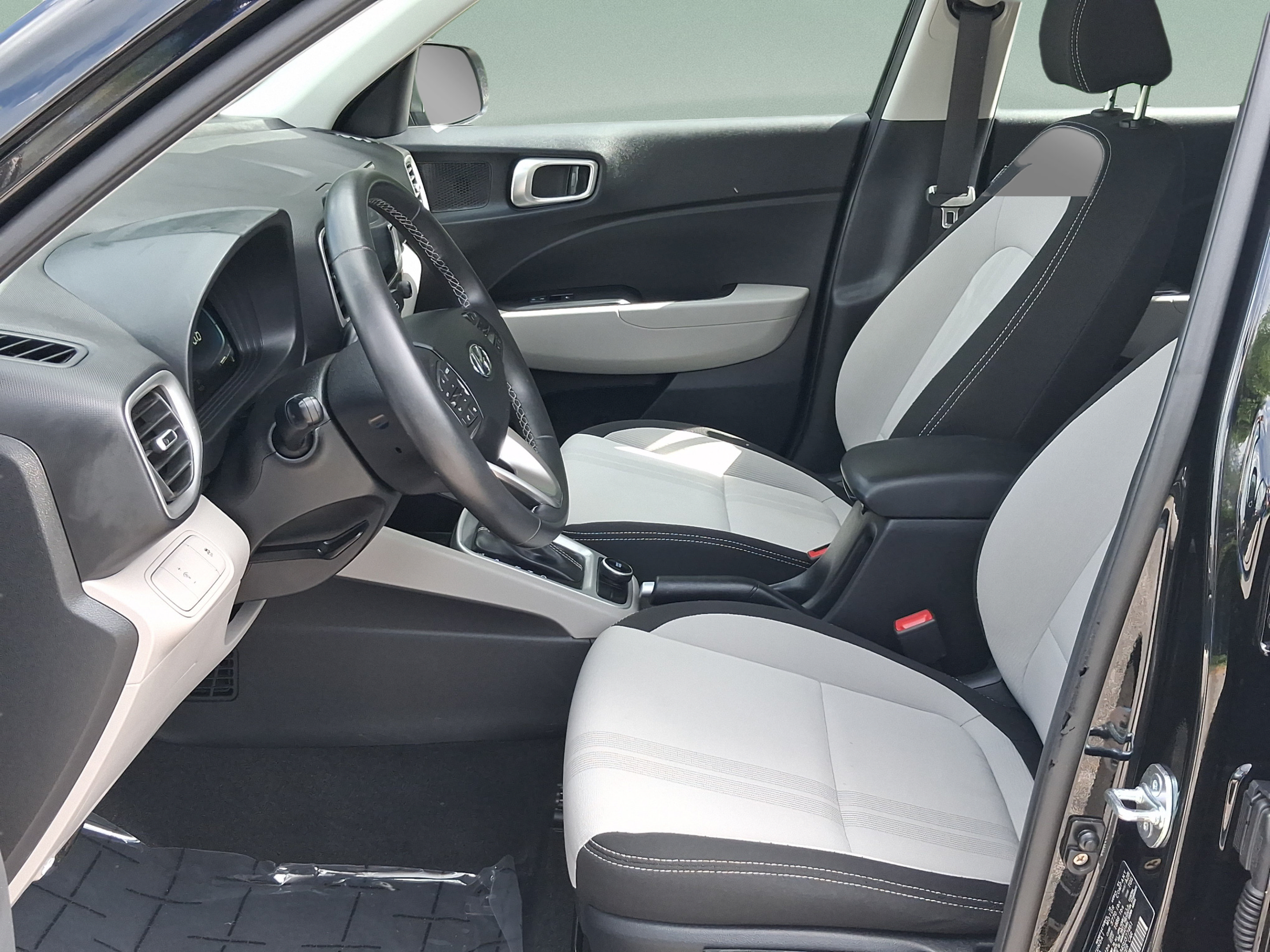 Used 2025 Hyundai Venue SEL FWD image 19