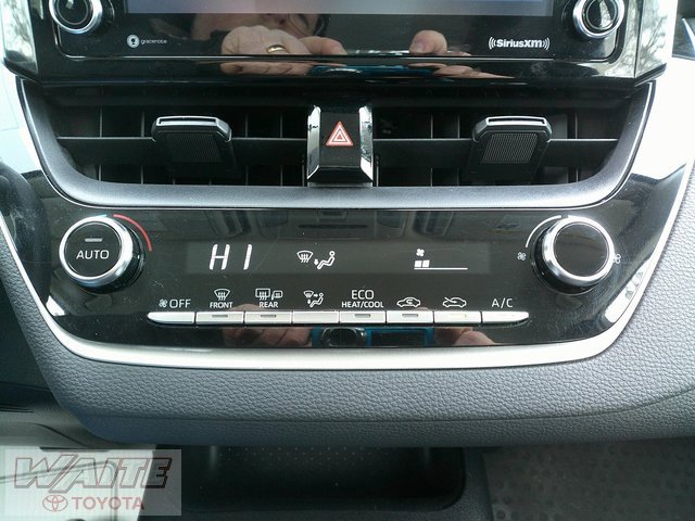 Certified 2021 Toyota Corolla LE image 17