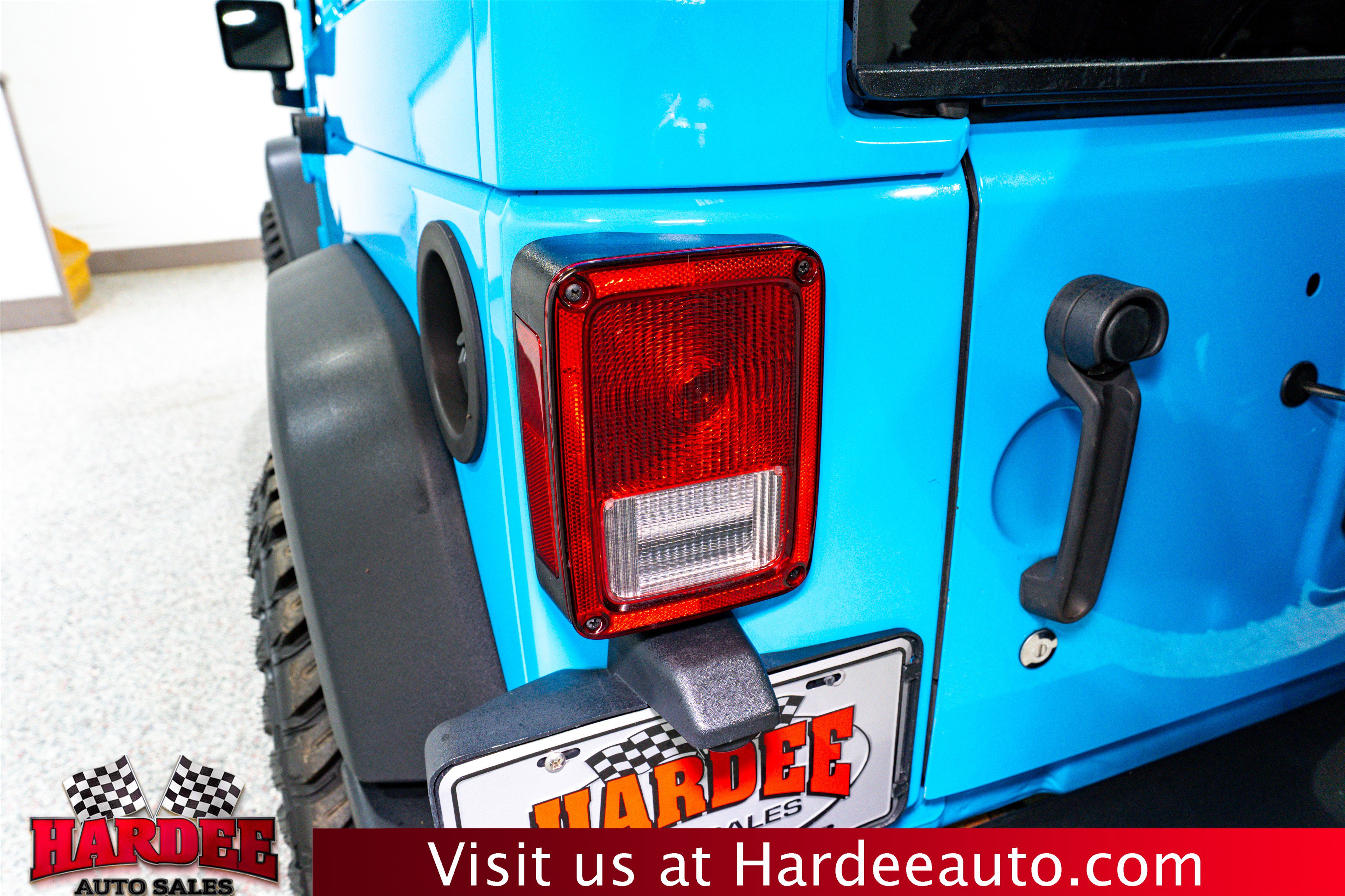 Used 2017 Jeep Wrangler Unlimited Rubicon w/ Dual Top Group image 9