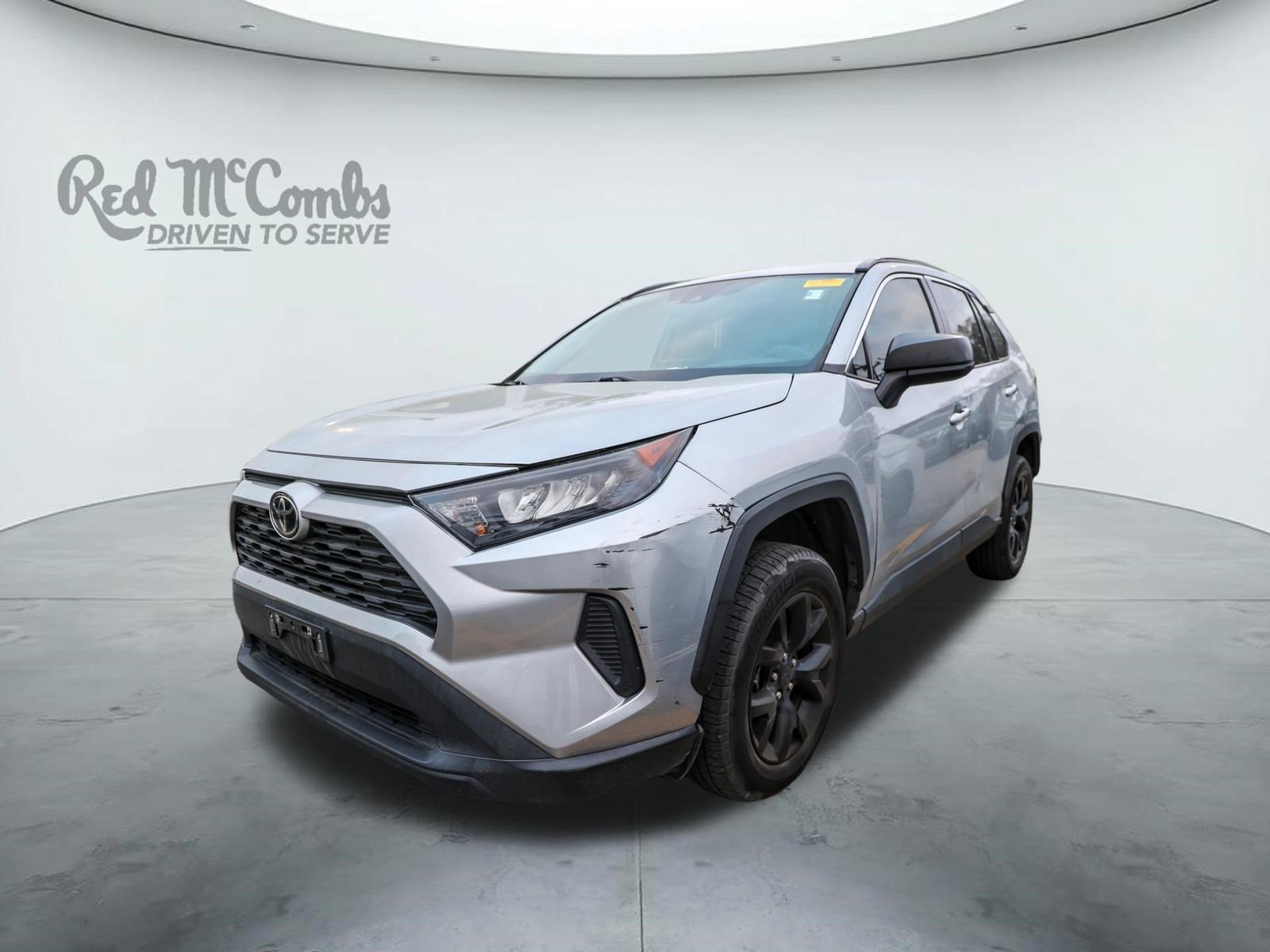 Used 2021 Toyota RAV4 LE image 1