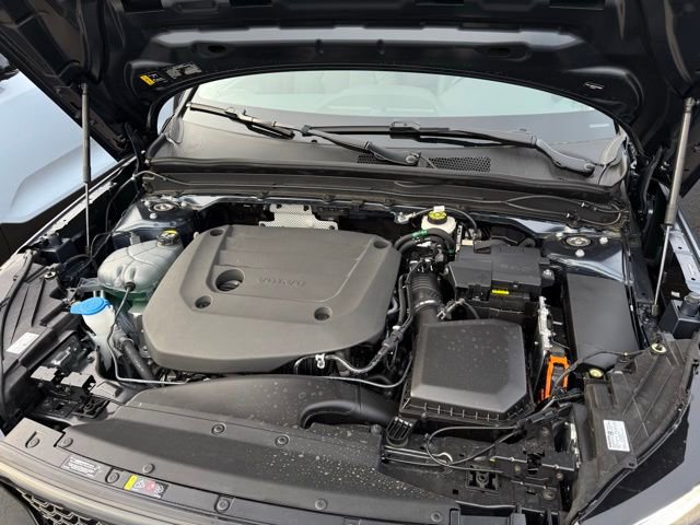 New 2026 Volvo XC40 B5 Core w/ Protection Package Premier AWD/4WD image 11