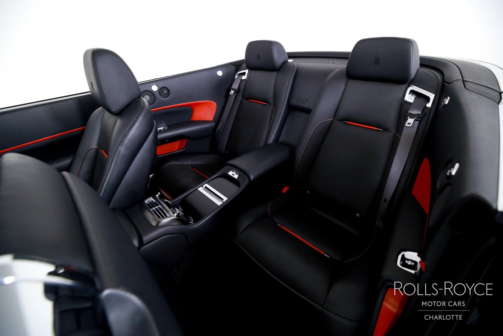 Used 2019 Rolls-Royce Dawn RWD image 18