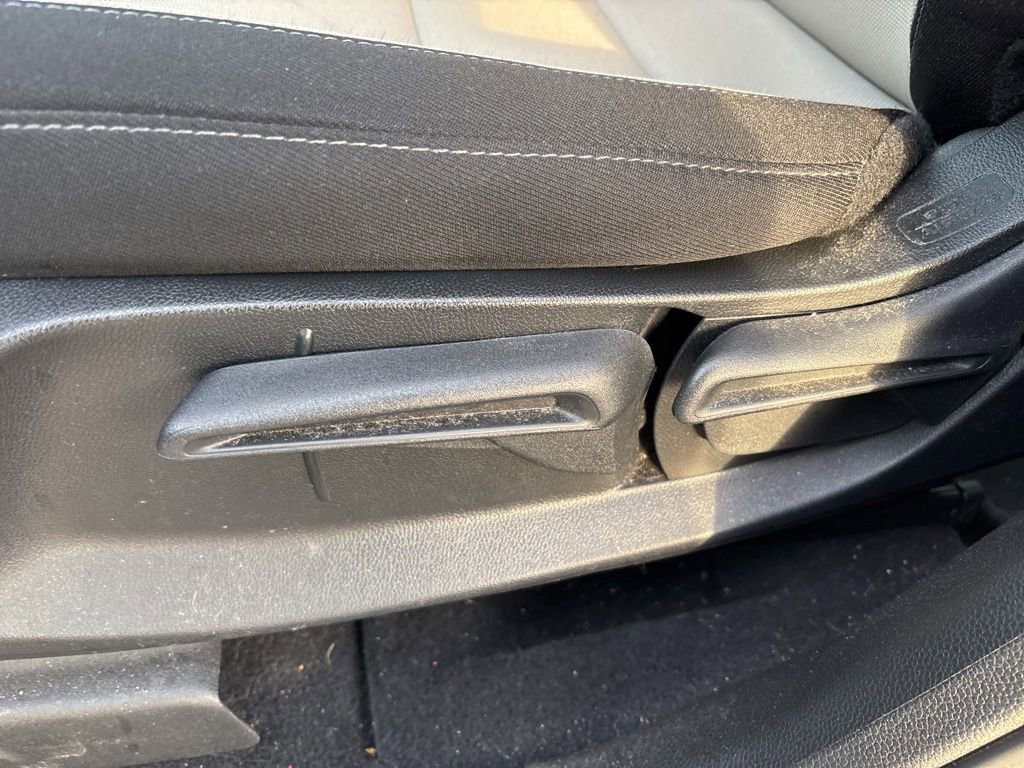 Used 2023 Honda CR-V LX image 16