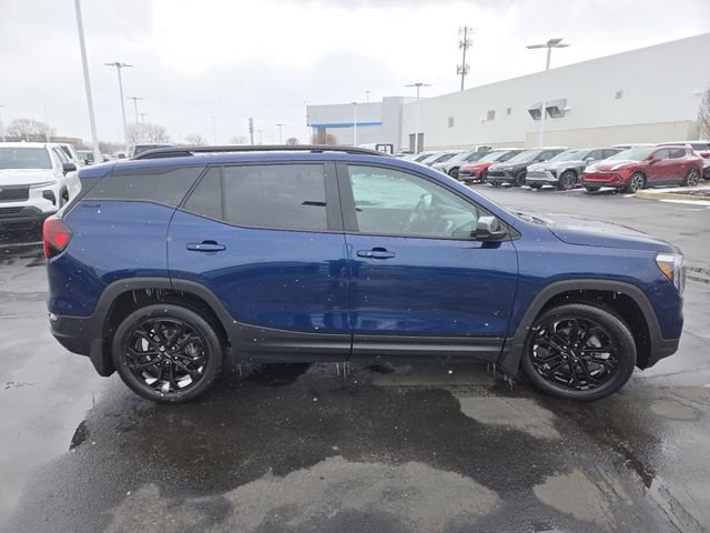 Used 2022 GMC Terrain SLE w/ Driver Convenience Package image 18