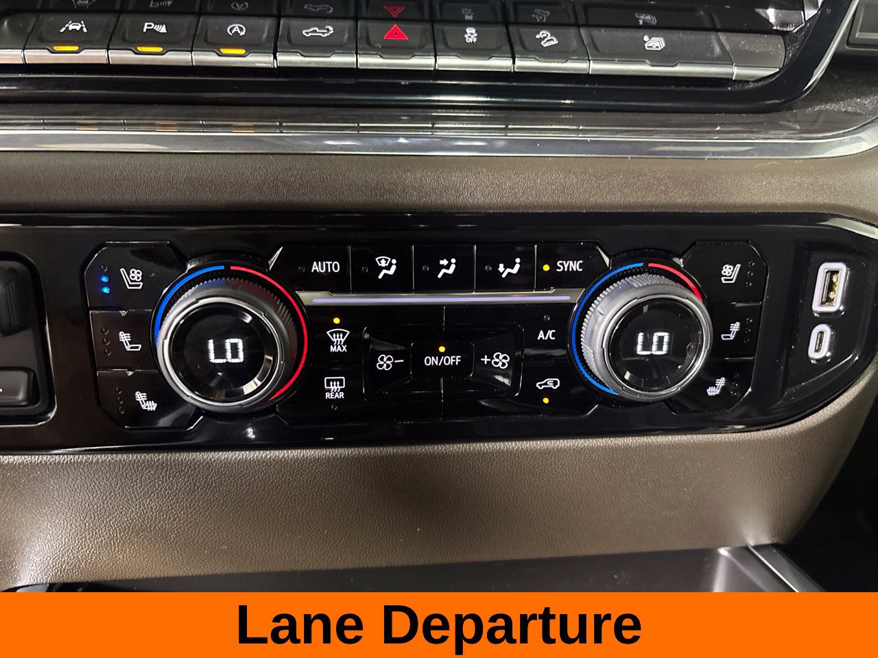Used 2024 Chevrolet Silverado 1500 LTZ w/ LTZ Premium Package AWD/4WD image 22