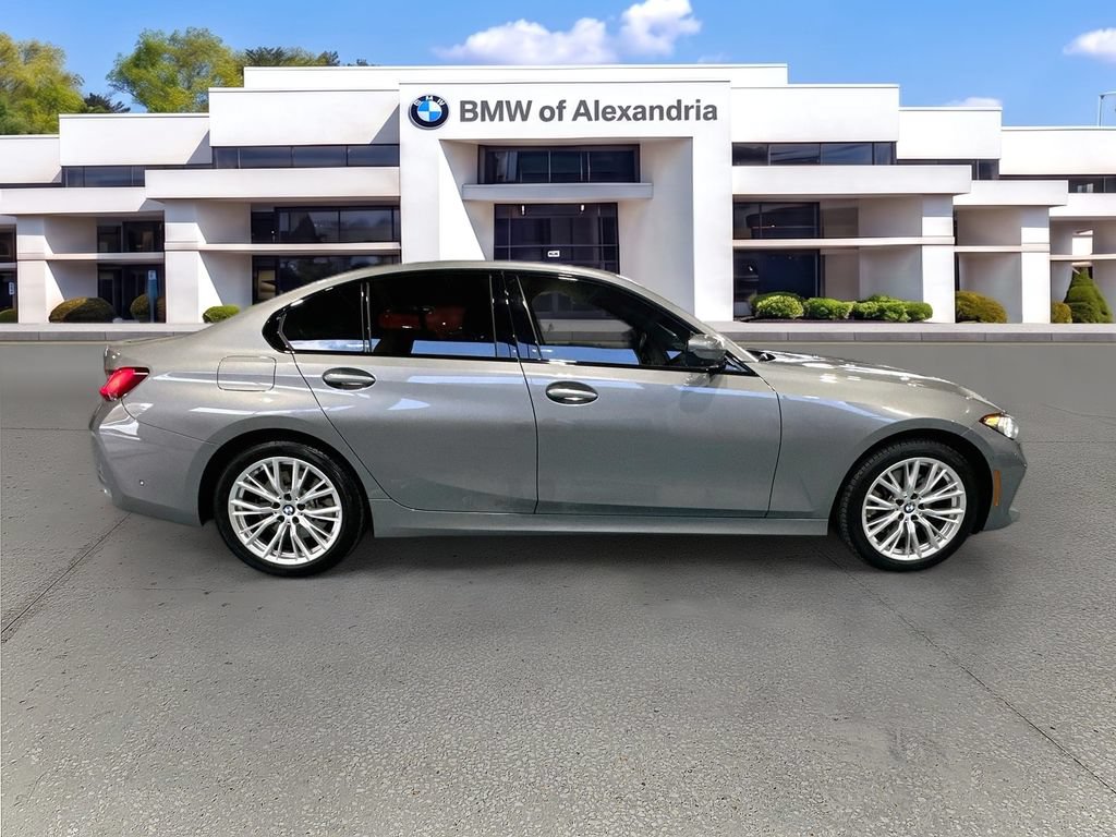 Used 2023 BMW 330i xDrive Sedan w/ Parking Assistance Package AWD/4WD image 4