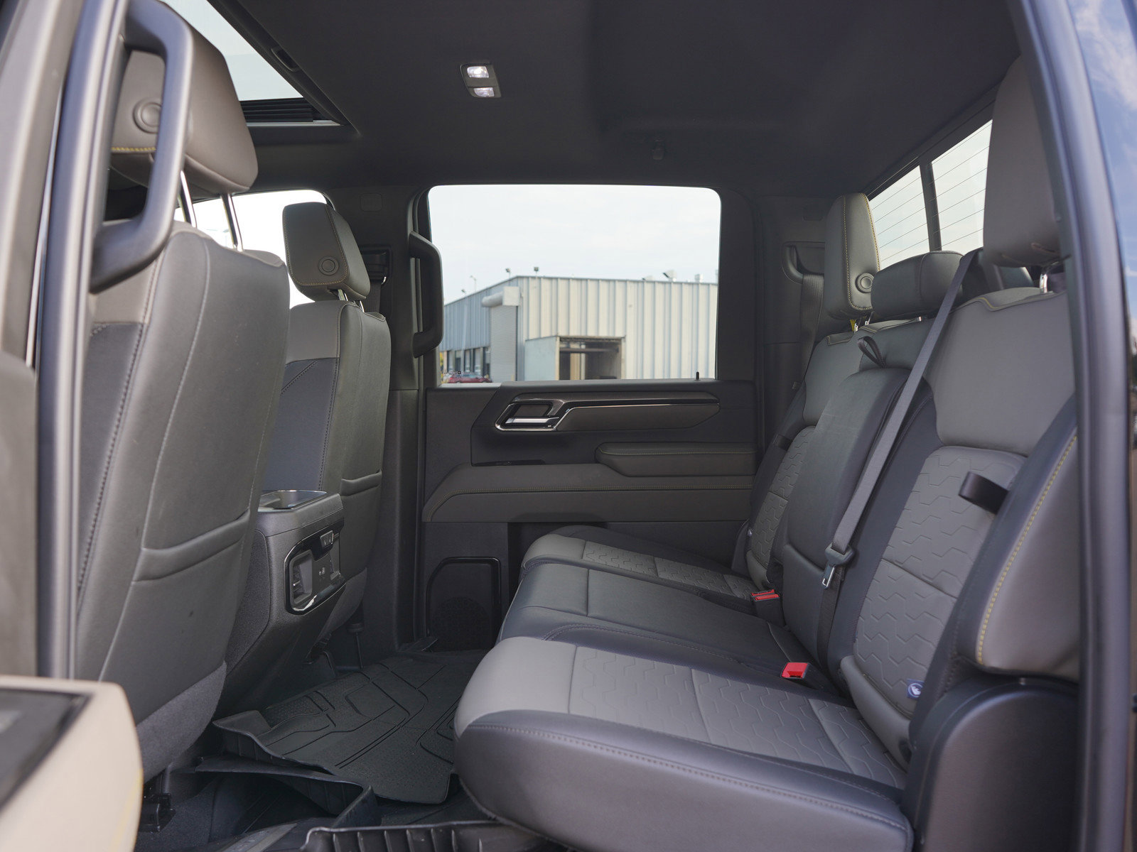 Used 2024 Chevrolet Silverado 2500 ZR2 w/ Technology Package image 24