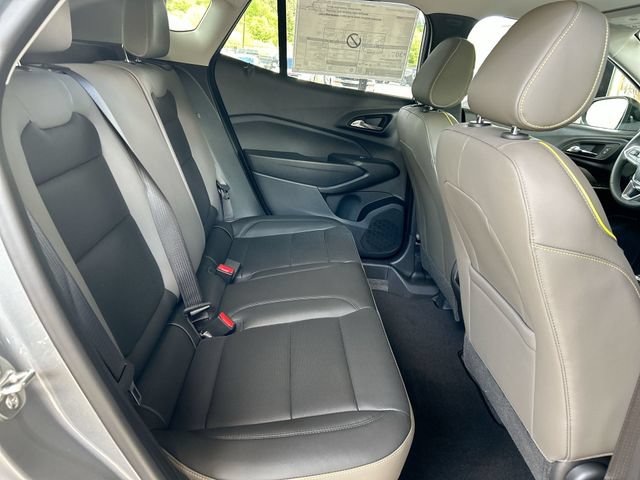 New 2026 Chevrolet Trax ACTIV w/ Sunroof Package FWD image 25