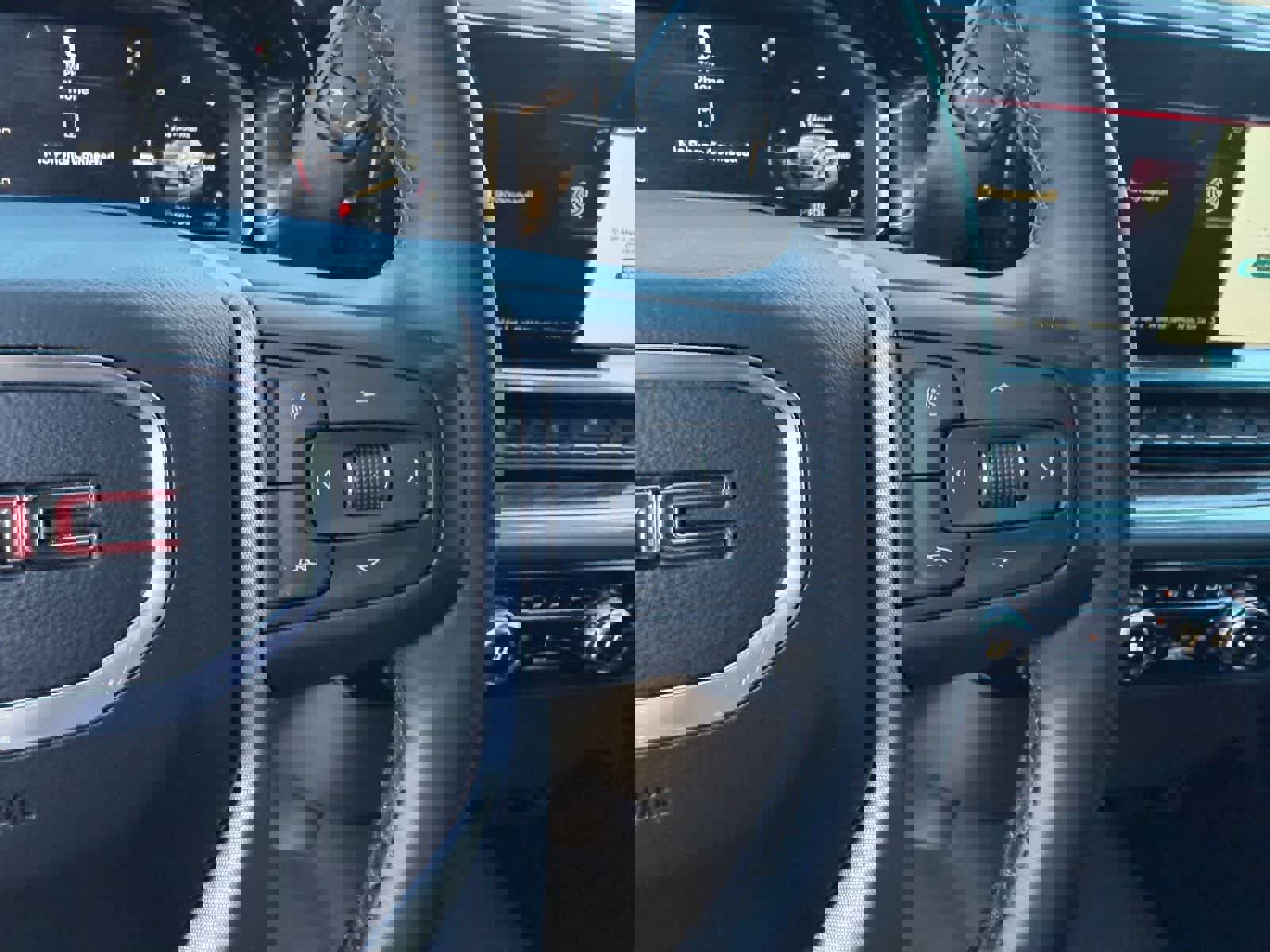 Used 2025 GMC Sierra 1500 Elevation image 16