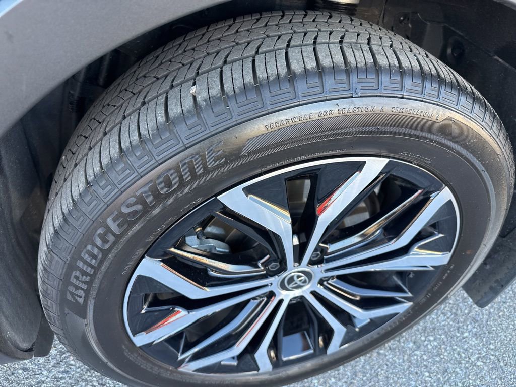 Used 2026 Toyota Crown Limited image 11