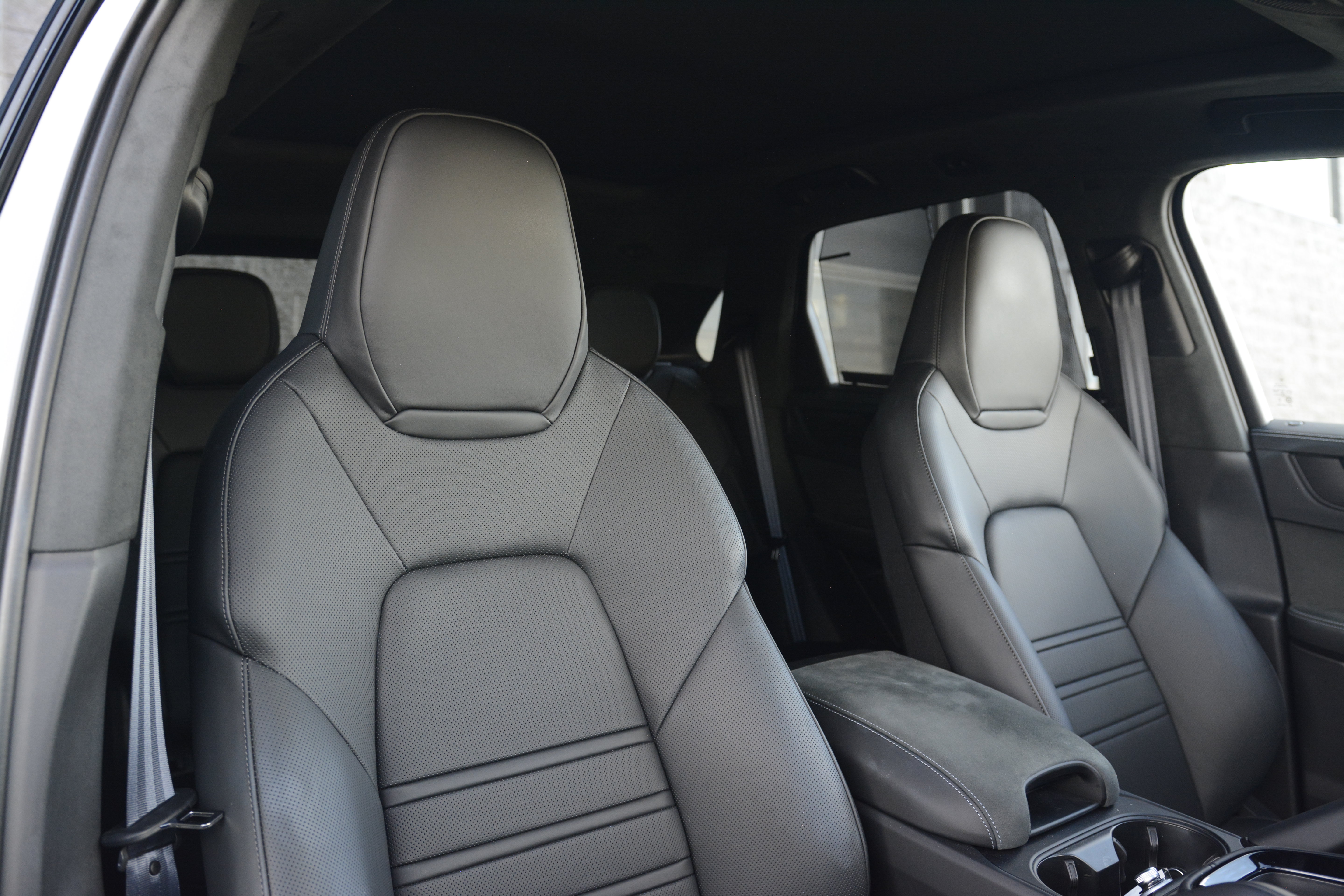 Certified 2026 Porsche Cayenne GTS AWD/4WD image 26