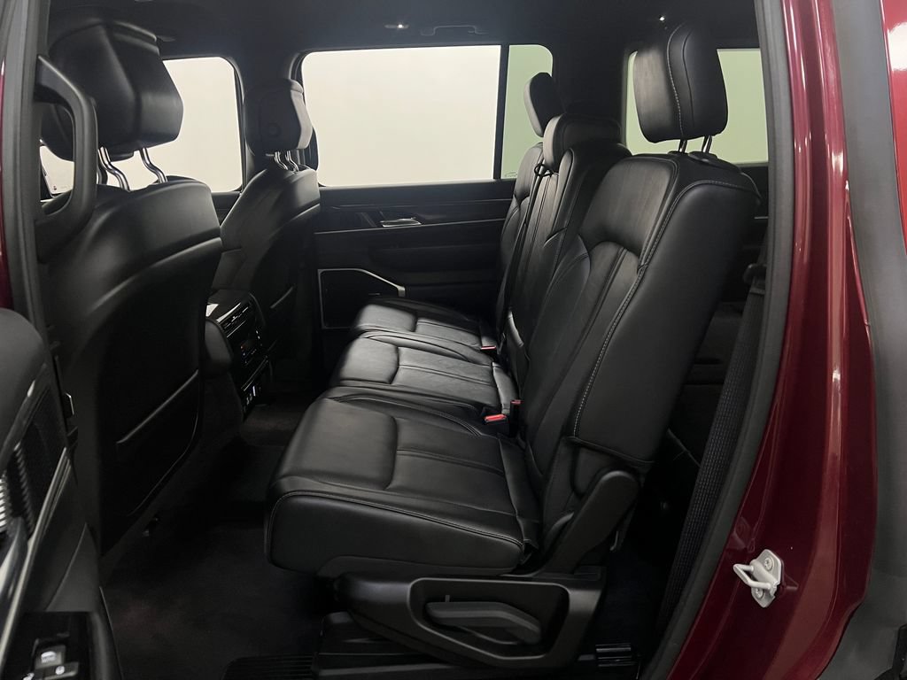 Certified 2022 Jeep Wagoneer Series III RWD image 25