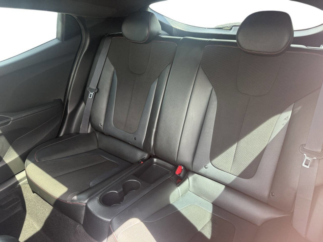 Used 2019 Hyundai Veloster 2.0 Premium image 9