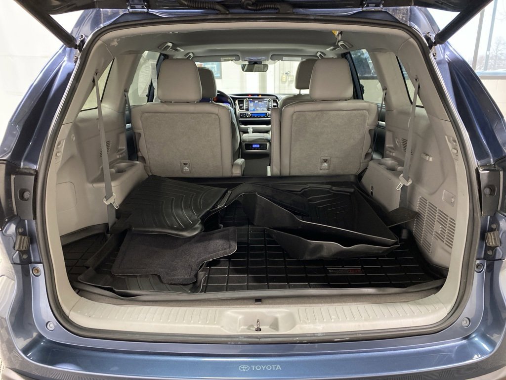 Used 2019 Toyota Highlander XLE image 27
