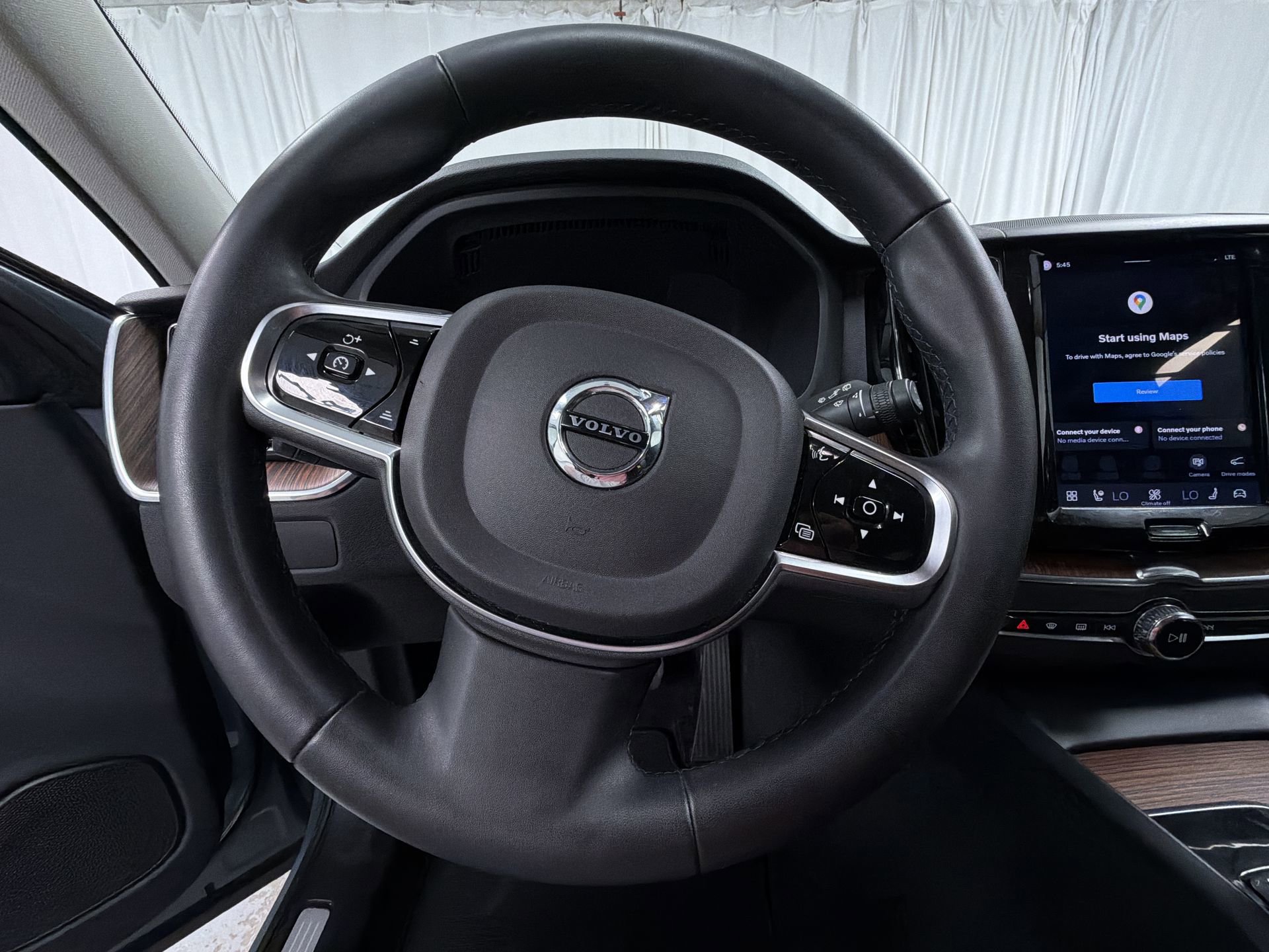 Certified 2024 Volvo XC60 B5 Plus w/ Climate Package AWD/4WD image 30