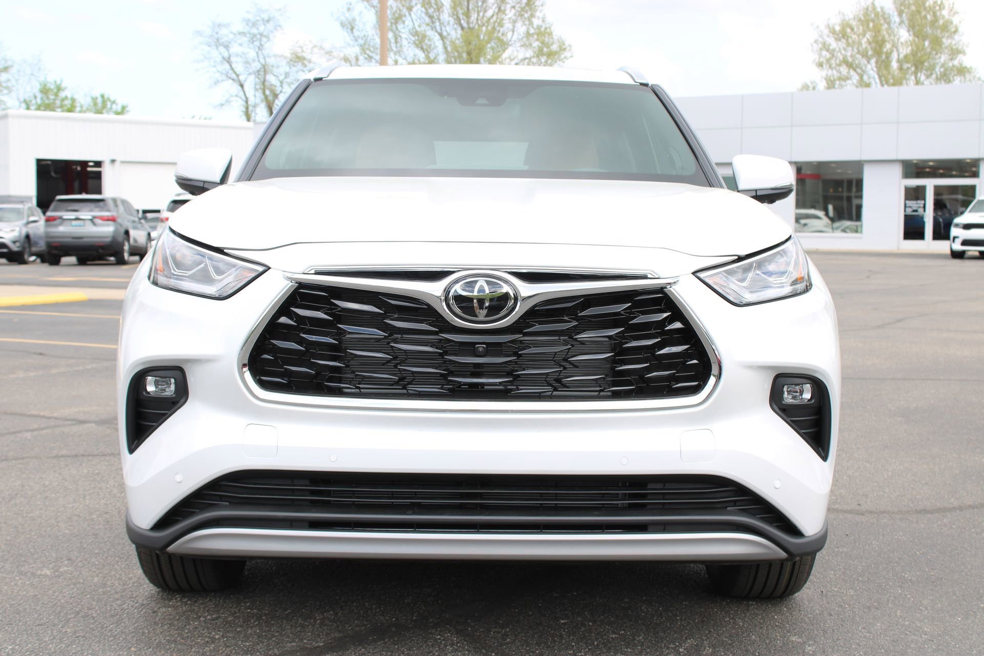 New 2026 Toyota Highlander Platinum AWD/4WD image 3