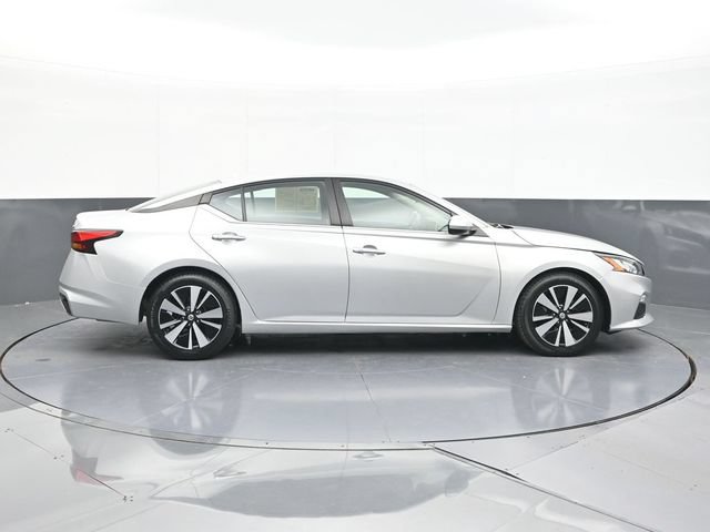 Used 2022 Nissan Altima 2.5 SV FWD image 16